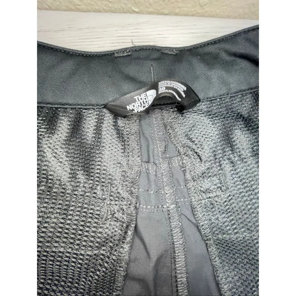 The North Face Men’s Shorts Dark Gray Size 38
